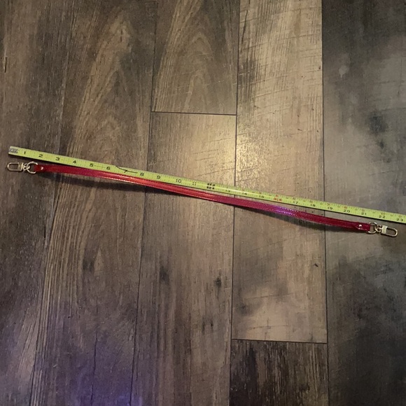 Louis Vuitton Red Vernis Pochette Strap - Picture 6 of 8